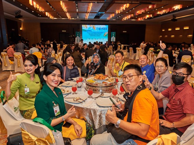 Members of the Press and stewardesses 237